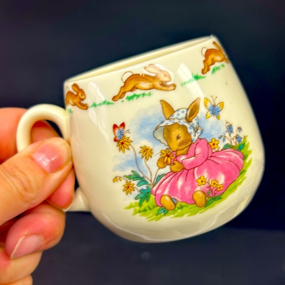 Vintage Royal Doulton “Bunnykins” fine bone china child’s mug - Picture 5 of 7